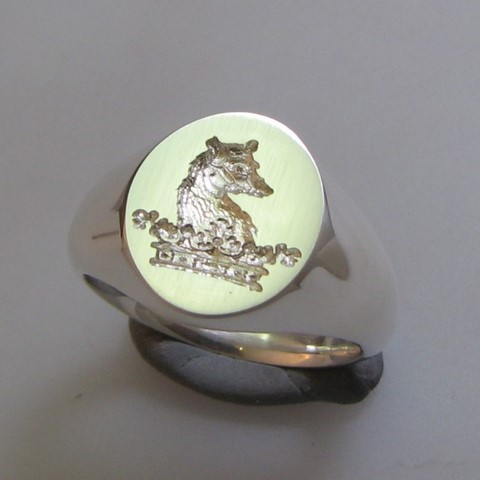 Bear in crown crest engraved signet ring
